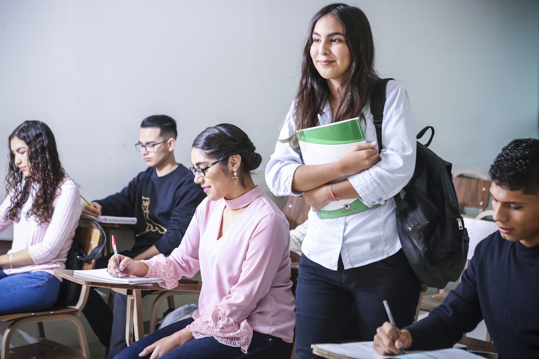 Estudantes em atividade educativa